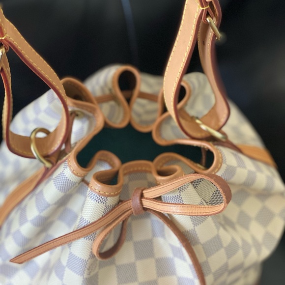 Louis Vuitton GM Azur Noe - Picture 6 of 14